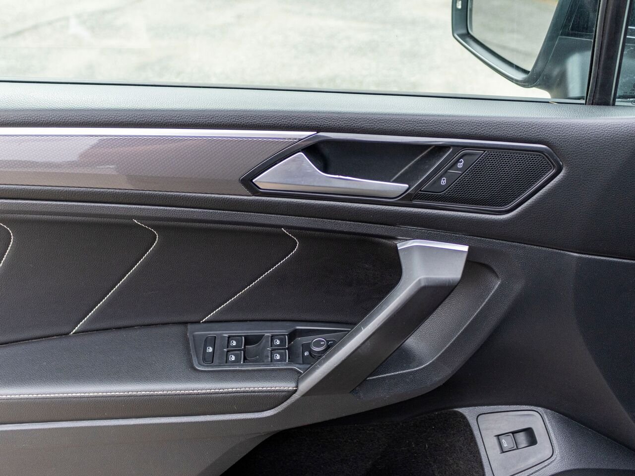 Volkswagen Tiguan Comfortline R-Line Black Edition 4MOTION 2022 Argent Châteauguay - photo #30