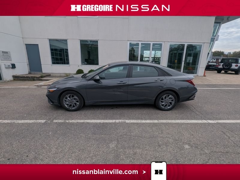 2025 Hyundai Elantra Grey Laval - photo #5