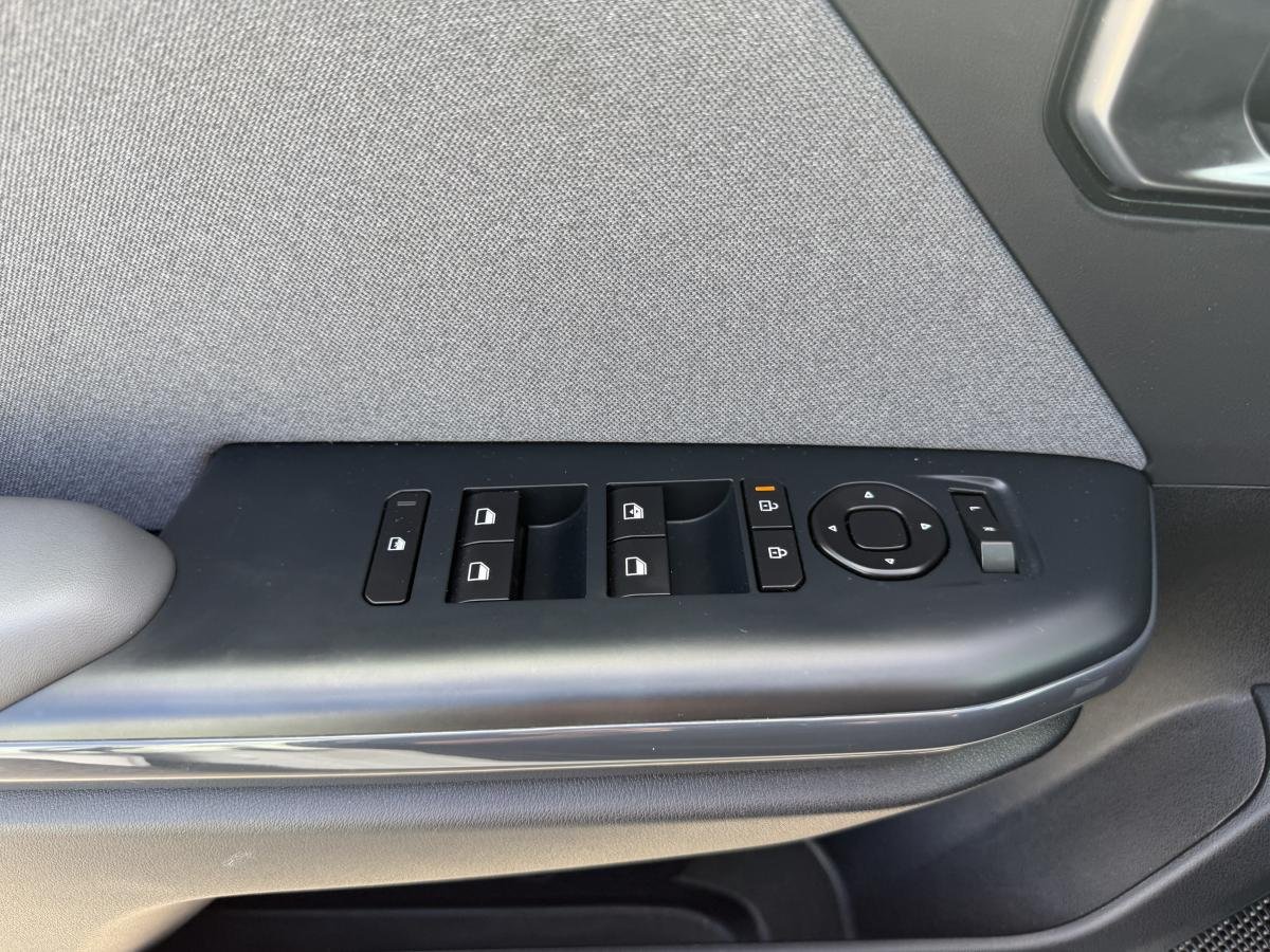 2025 Kia K4 White  - photo #19