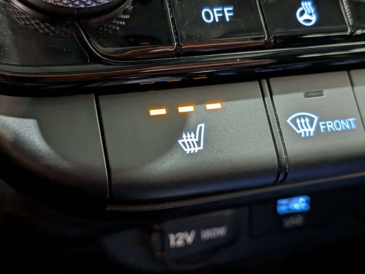 2025 Hyundai Elantra Preferred IVT w/Tech Pkg Black Val-David - photo #2