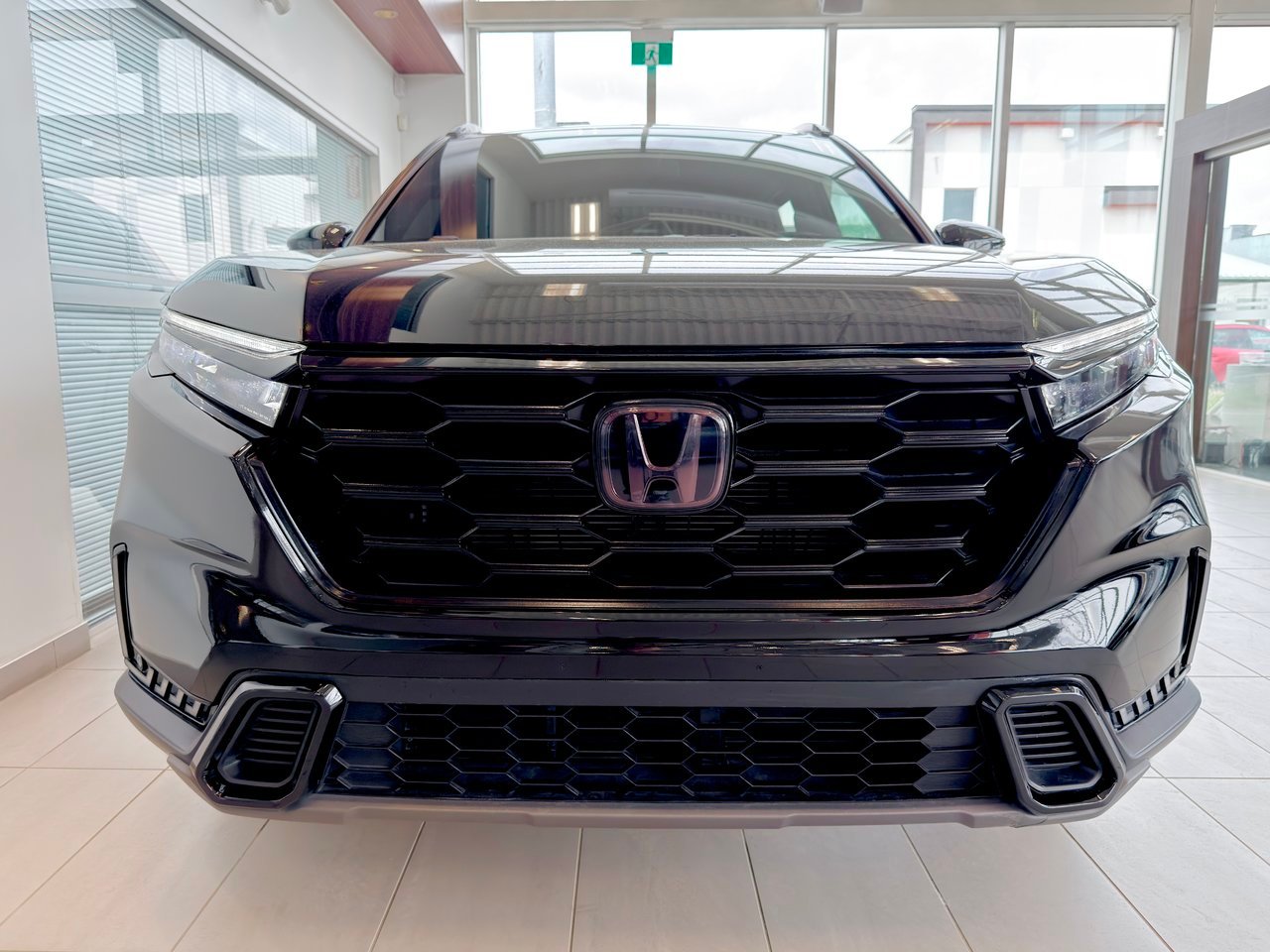 2026 Honda CR-V Hybrid Black Notre-Dame-des-Prairies - photo #4