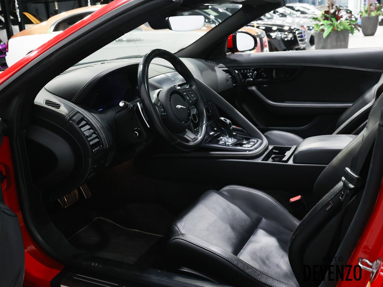 Jaguar F-TYPE 2023 Rouge Saint-Eustache - photo #10