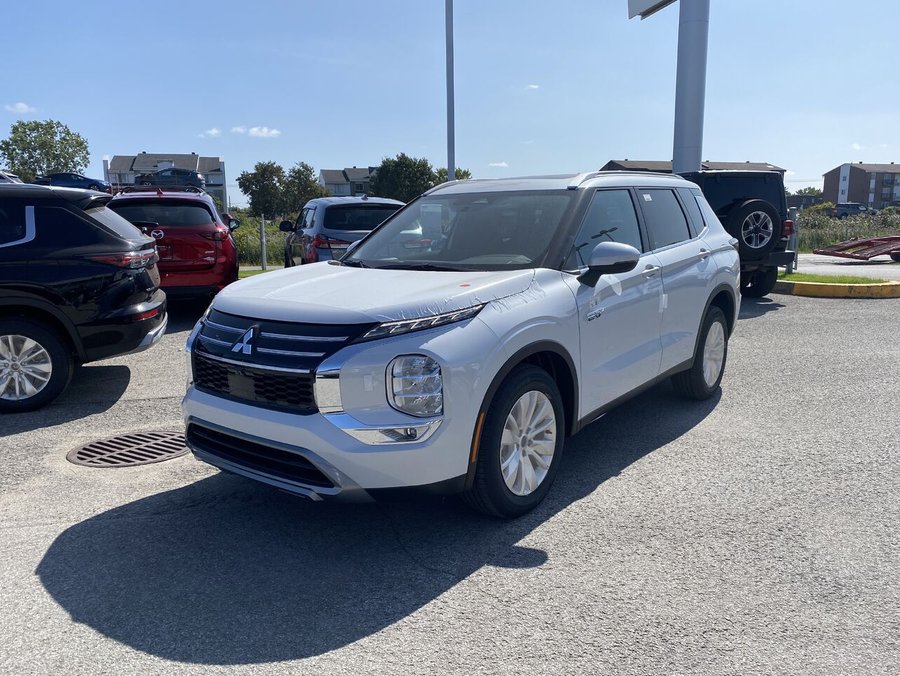 Mitsubishi Outlander PHEV SE S-AWC utilitaire sport TI 2026 Fini taillé diamant Blanc de qualité supérieure
