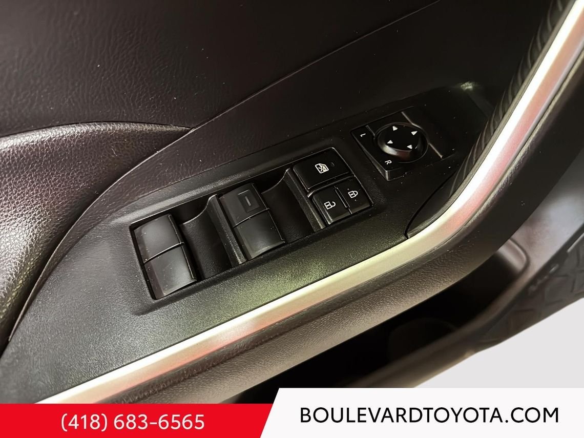 2024 Toyota RAV4 531720-104 | LE Black Québec - photo #8