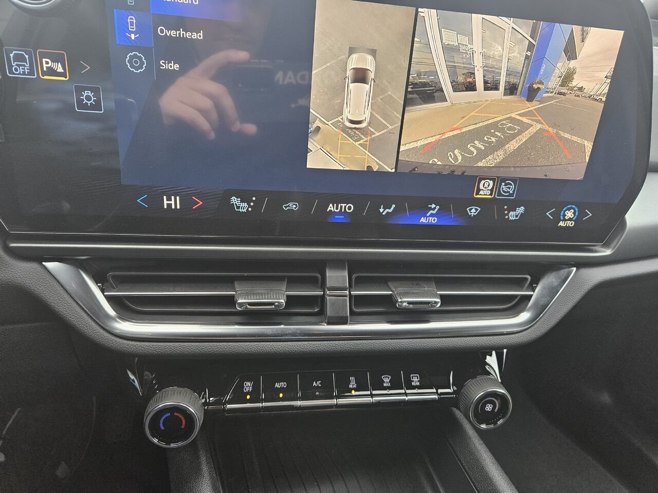 2027 Chevrolet Equinox EV LT1 4 portes avec PCY Black Thetford Mines - photo #10