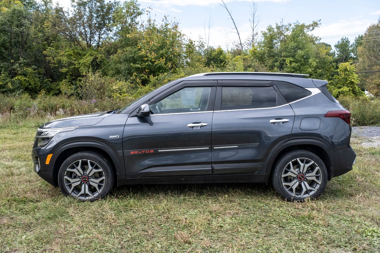 Kia Seltos 2021 Gris Gatineau - photo #2