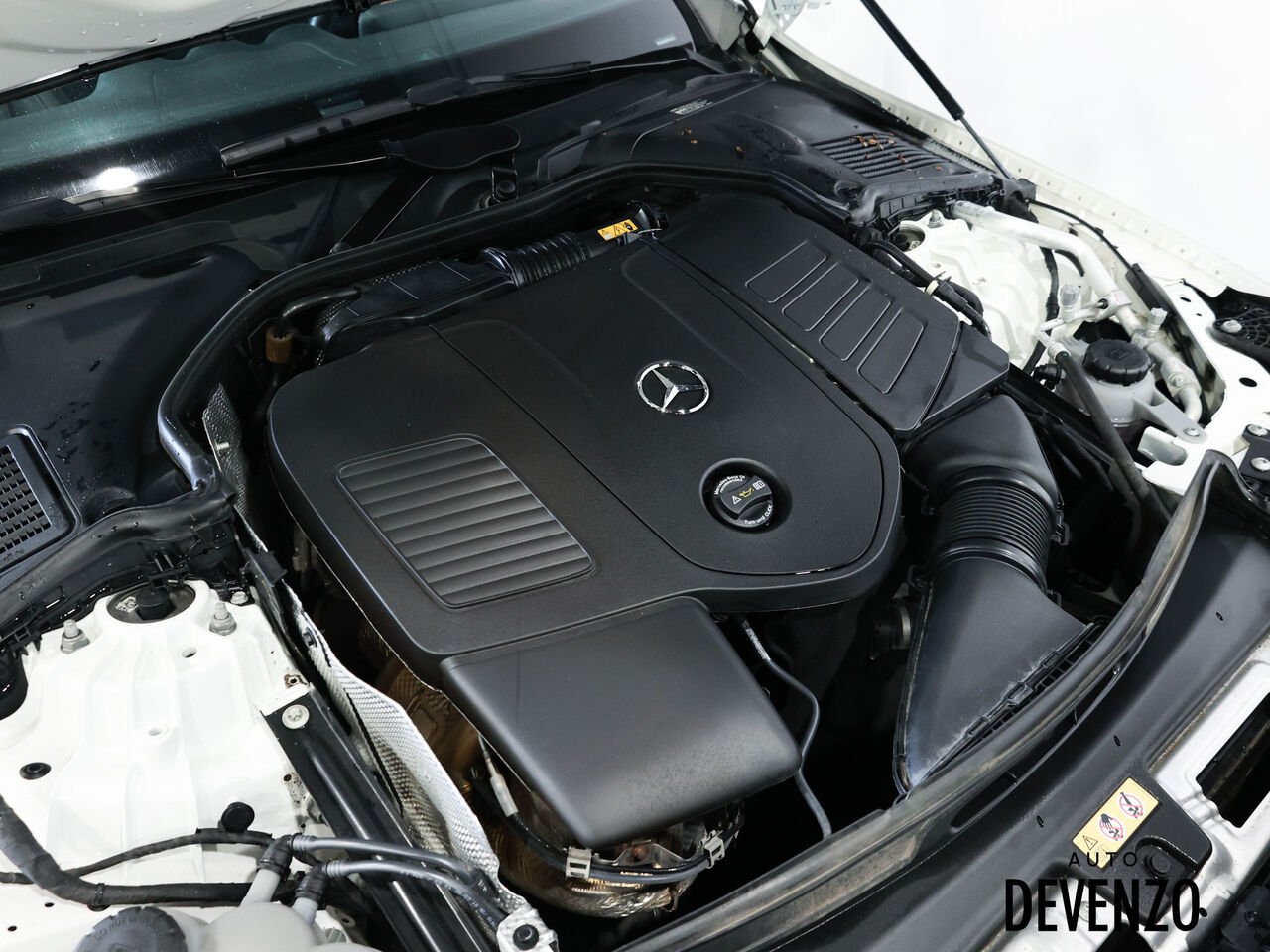 2023 Mercedes-Benz Classe-C White Saint-Eustache - photo #18