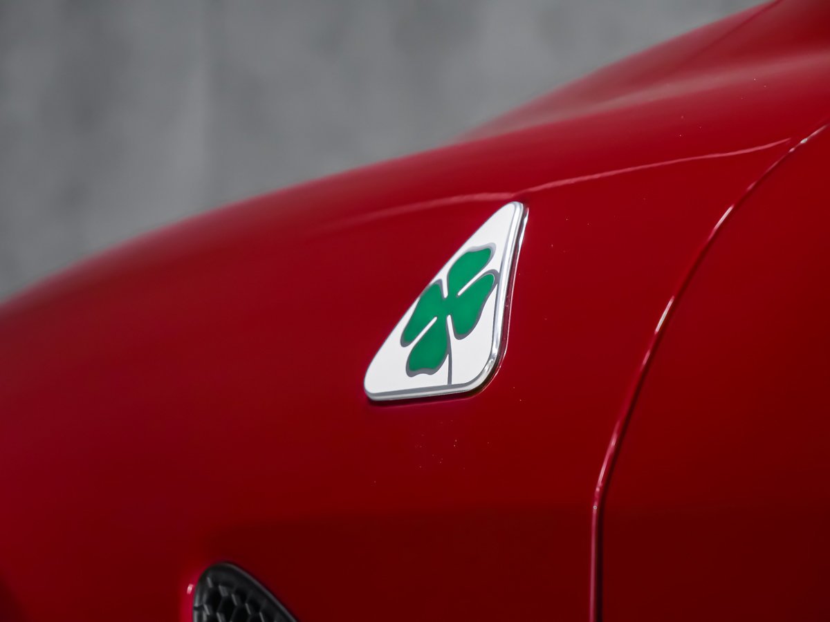 Alfa Romeo Giulia QUADRIFOGLIO CARBON TOIT CARBONE ASSIST CONDUITE 2021 Rouge Montréal - photo #14
