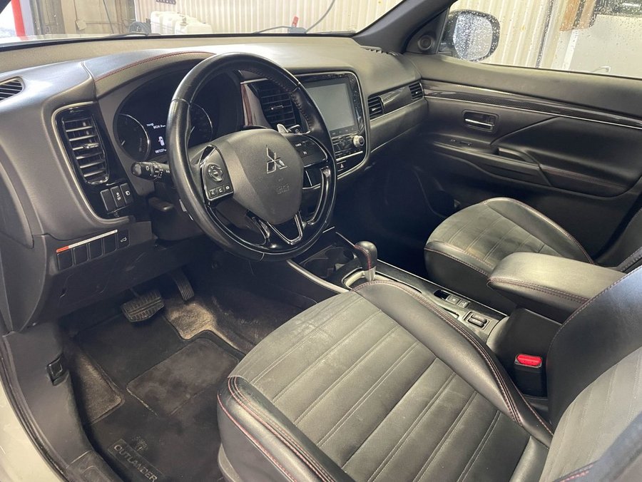 Mitsubishi Outlander ES AWD *TOIT* 7 PLACES SIÈGES CHAUFF CARPLAY USB 2020 Blanc