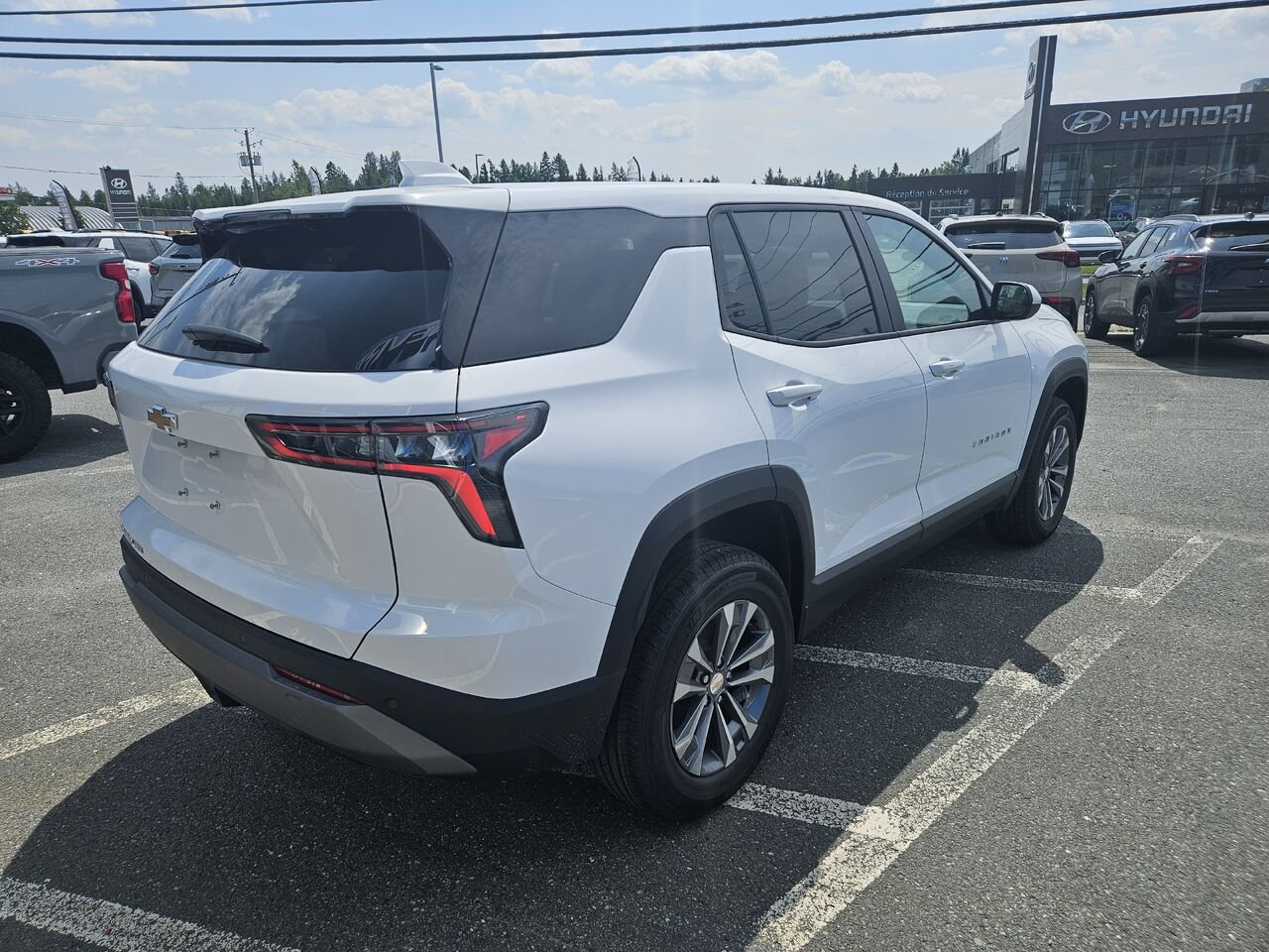 Chevrolet Equinox LT 4 portes à transmission intégrale avec 2LT 2027 Blanc sommet Thetford Mines - photo #3