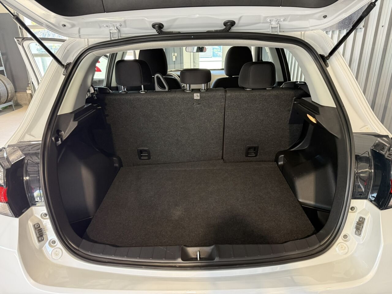 2024 Mitsubishi RVR White Rouyn-Noranda - photo #7