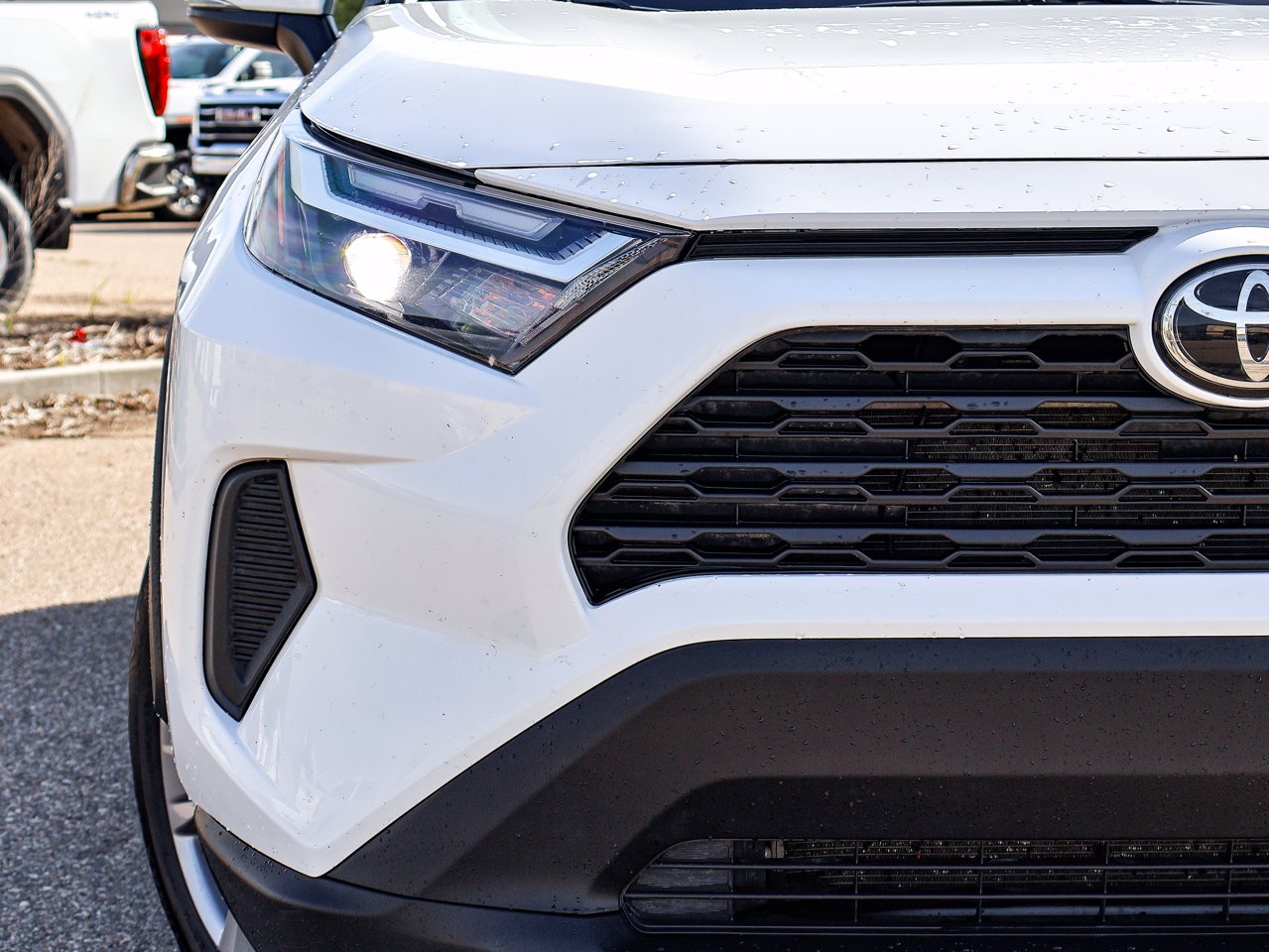 2024 Toyota RAV4 XLE AWD White Sherwood Park - photo #4
