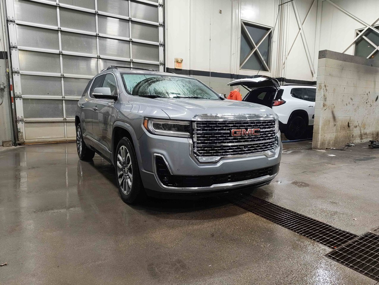 2023 GMC Acadia AWD 4dr Denali Grey Sherwood Park - photo #2