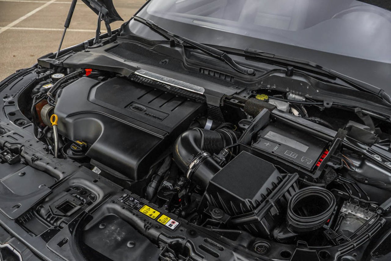 2020 Land Rover Range Rover Evoque P250 S Eiger Gray Metallic Sherwood Park - photo #11