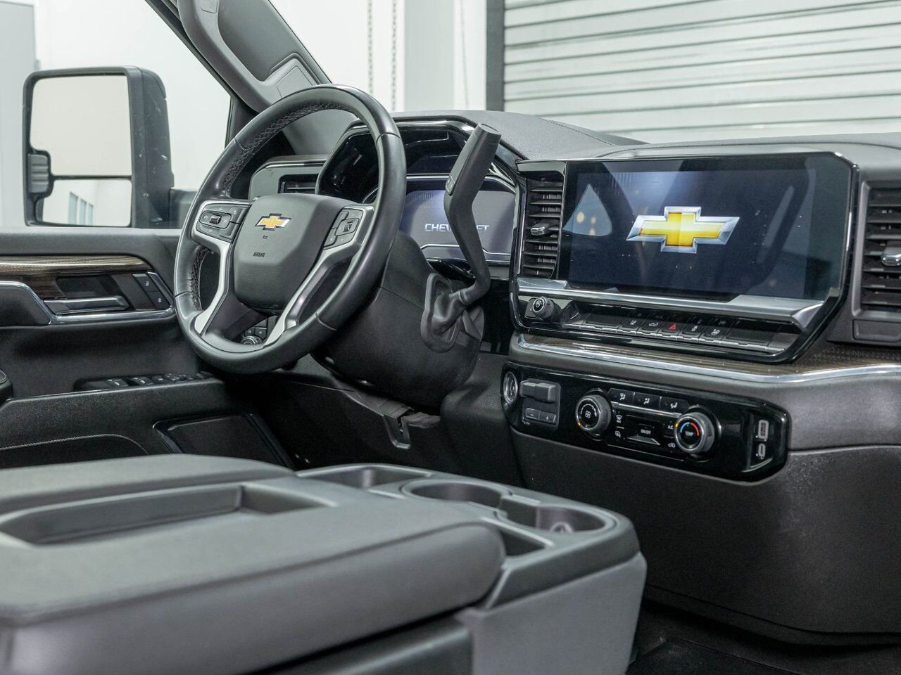 Chevrolet Silverado 2500HD LT CREW 4X4 V8 *NAV* BEDLINER CARPLAY *PNBV 9900* 2024 Gris Saint-Jérôme - photo #28