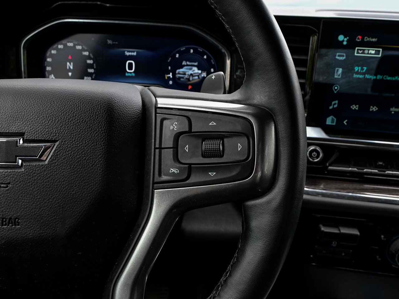 2024 Chevrolet Silverado 1500 4WD Crew Cab 147 RST White Sherwood Park - photo #22