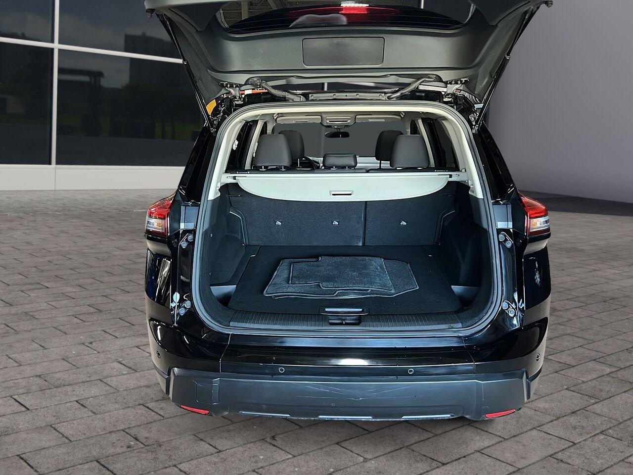 2024 Nissan Rogue S Black Québec - photo #23
