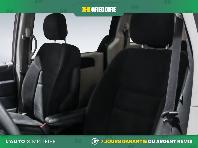2019 Dodge GR Caravan Red Saint-Eustache - photo #15