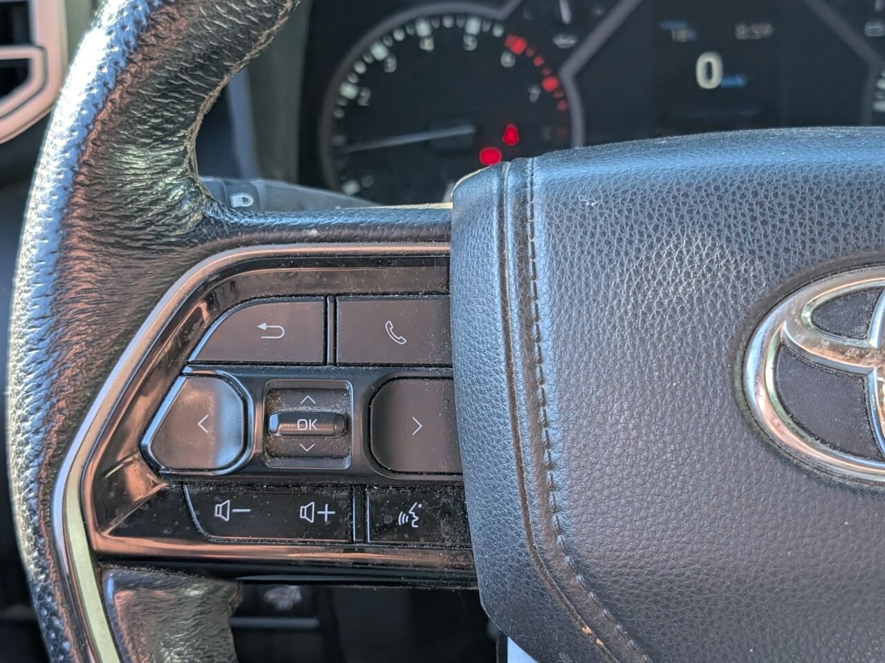 Toyota Tundra LIMITED/AWD/SIÈGES CHAUFFANTS ET VENTILLÉS/TOIT PANORAMIQUE OUVRANT/VOLANT CHAUFFANT/BLUETOOTH/AC 2023 Rouge Sherbrooke - photo #13