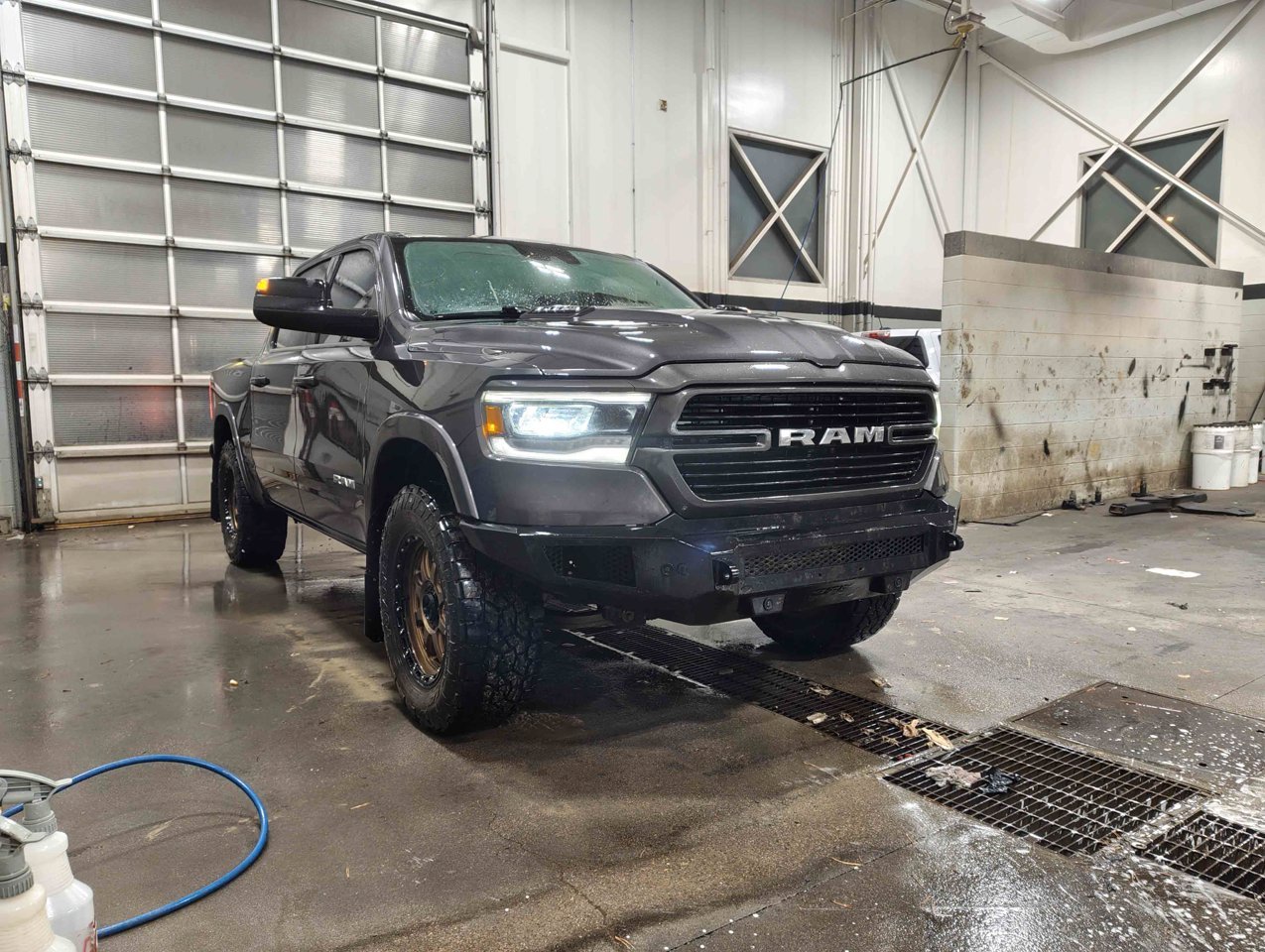 2022 Ram 1500 Laramie 4x4 Crew Cab 5'7 Box Grey Sherwood Park - photo #6