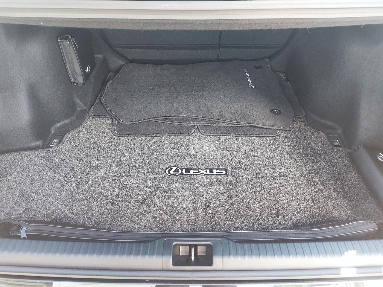 Lexus IS IS 300 2025 Gris Baie-Comeau - photo #5