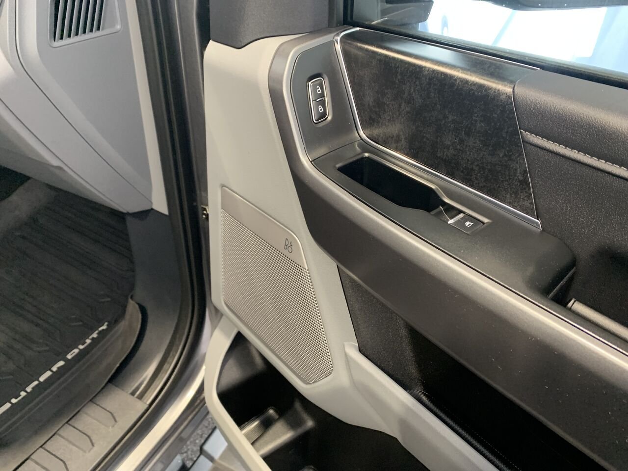 2026 Ford Super Duty F-250 SRW XLT cabine 6 places 4RM caisse de 6,75 pi Grey Châteauguay - photo #24