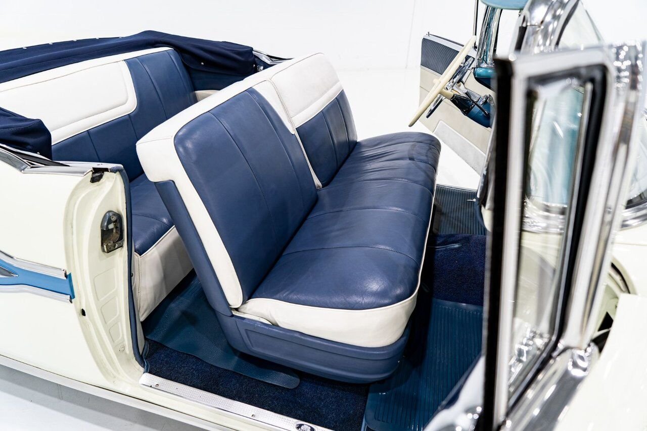 Pontiac Bonneville *PRICE IN USD* Fuel injected 347/315HP 1 of 630 produced 1957 Blanc Montréal - photo #13