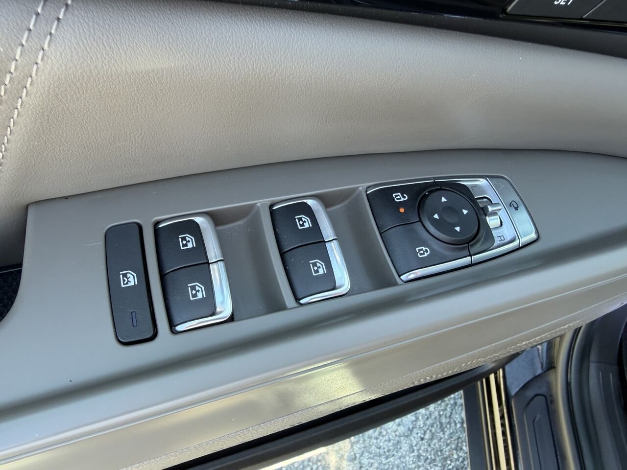 2025 Kia Carnival Black Thetford Mines - photo #17