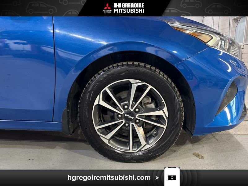 2022 Kia Forte Blue Blainville - photo #11