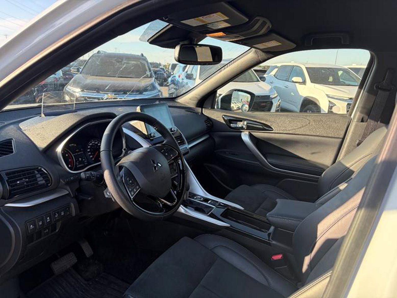 2025 Mitsubishi Eclipse Cross SEL S-AWC White Sherwood Park - photo #5