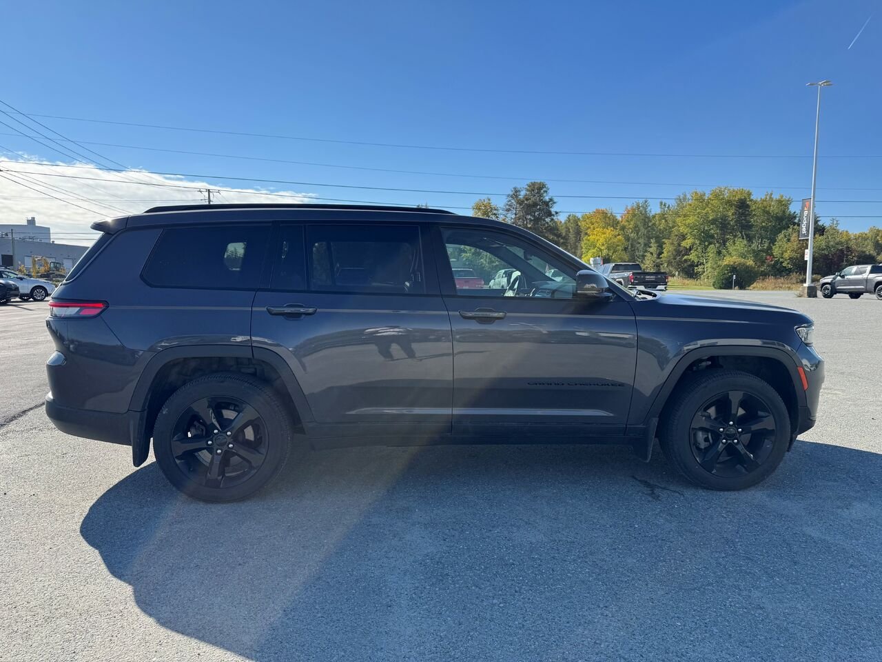 Jeep Grand Cherokee L Altitude 4x4 2024 Gris Val-d'Or - photo #1
