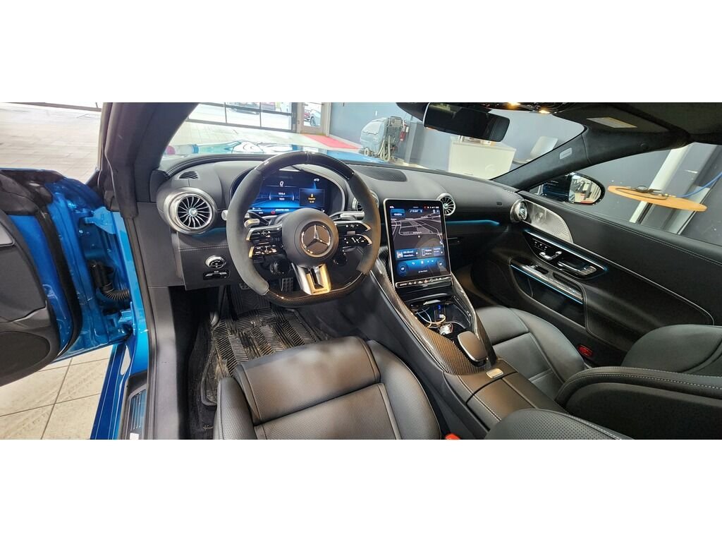 2023 Mercedes-Benz SL-Class AMG SL 63 Roadster IMPECCABLE COMME NEUF Blue Québec - photo #6