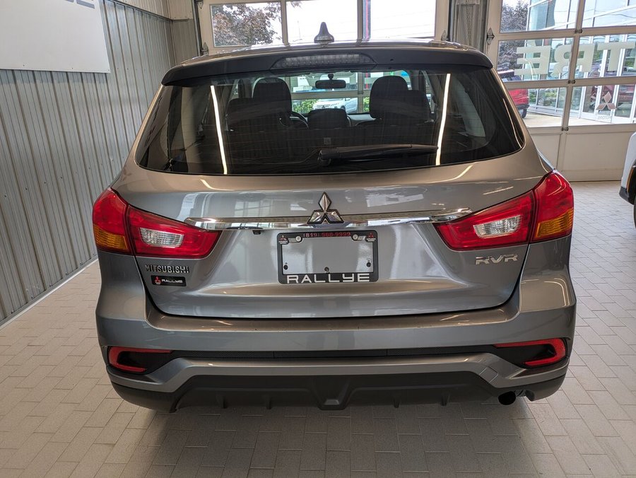 Mitsubishi RVR ES 2018 Gris
