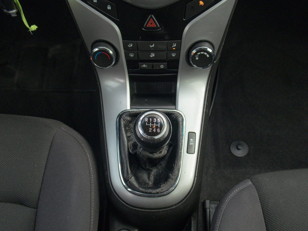 2012 Chevrolet Cruze 4dr Sdn LT Turbo w/1SA Blue Sherwood Park - photo #27