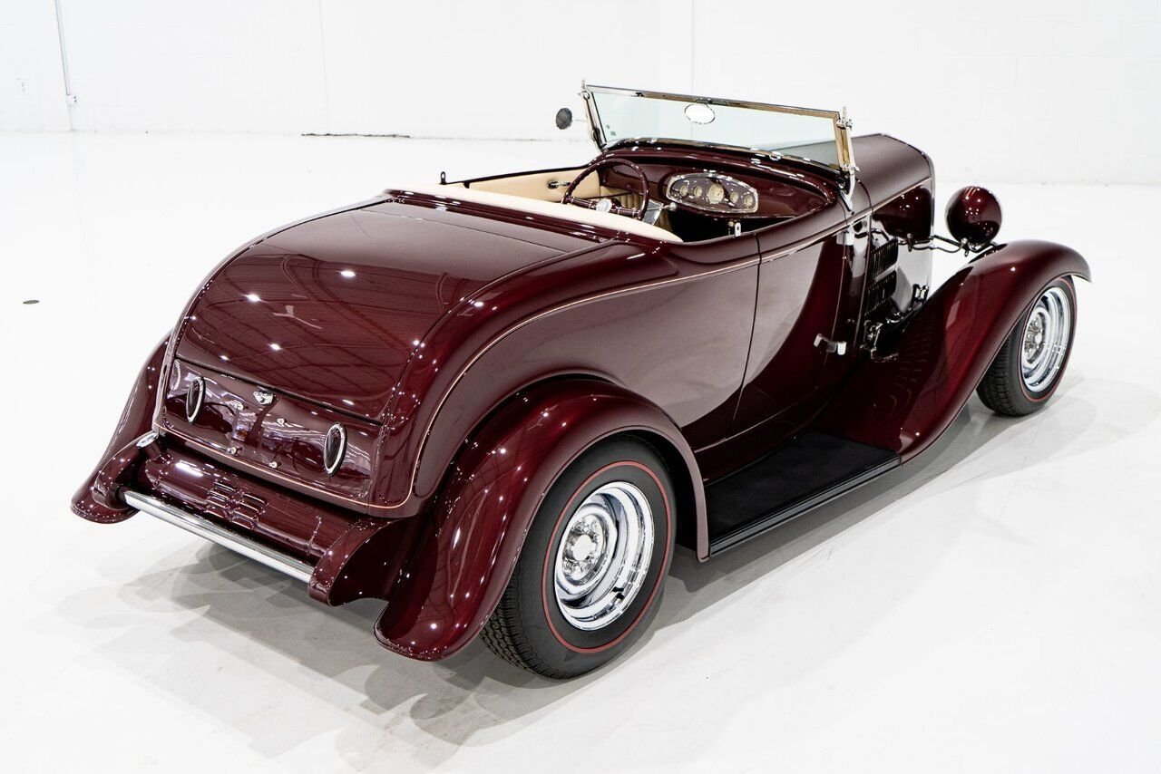 Ford Highboy Lobeck creation spectacular presentation **PRICE IN USD** 1932 Rouge Montréal - photo #1