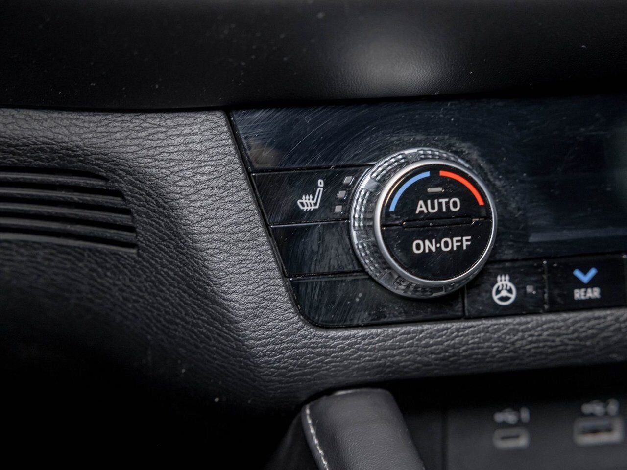 2024 Mitsubishi Outlander Plug-In Hybrid SEL AWD *TOIT* NAV CAM 360 SIÈGES CHAUFF REG ADAPT Silver Saint-Jérôme - photo #16