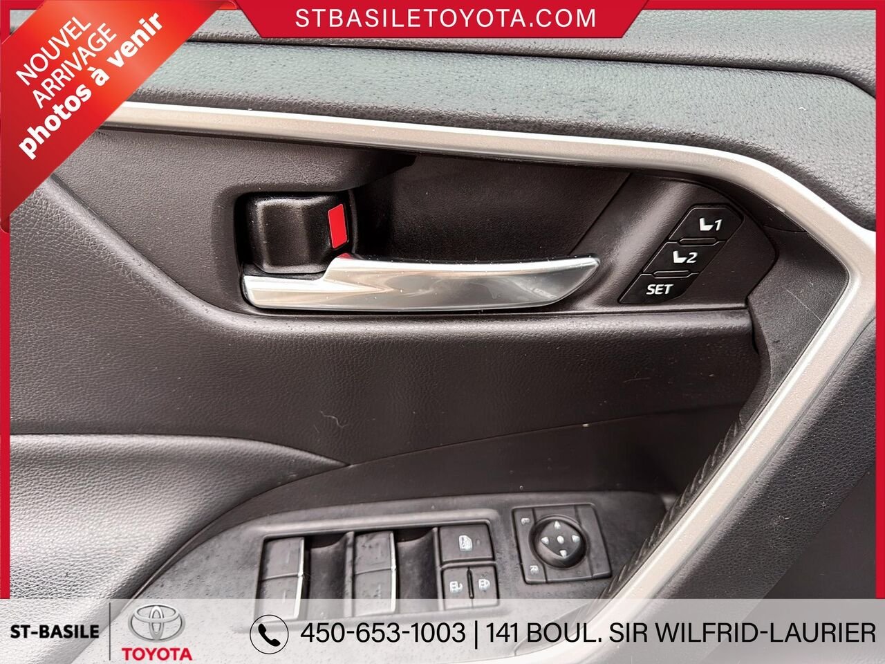 TOYOTA RAV4 2023 Argent Saint-Basile-le-Grand - photo #6