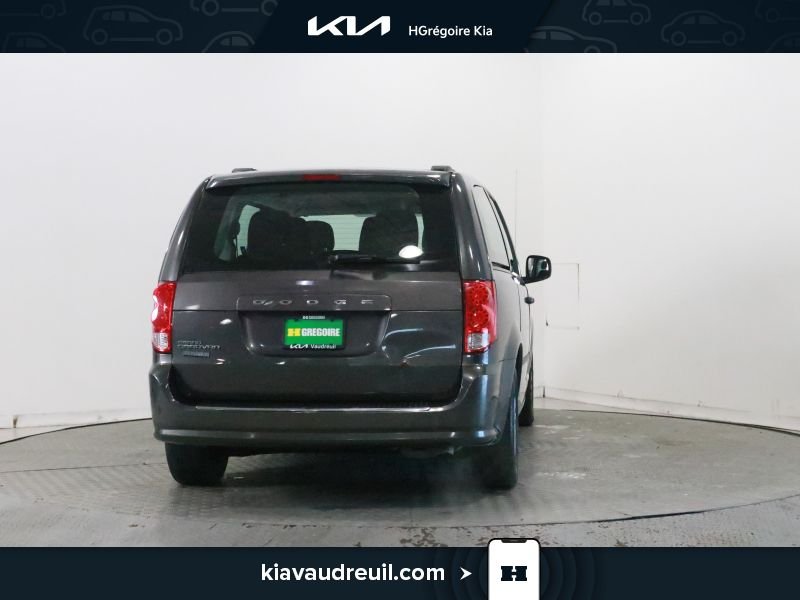 2015 Dodge GR Caravan Grey Laval - photo #6