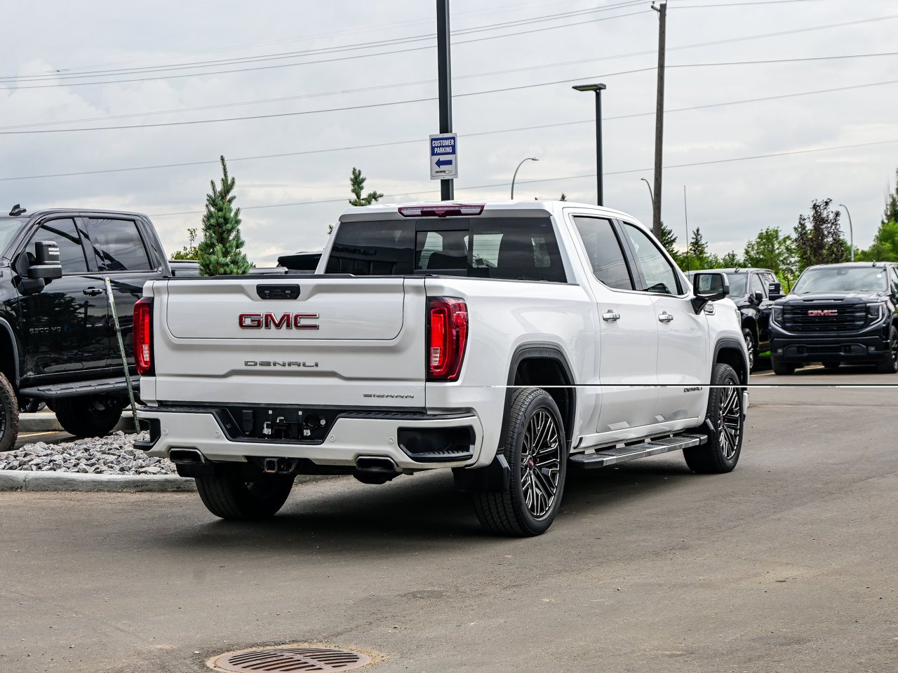 2024 GMC Sierra 1500 4WD Crew Cab 147 Denali White Sherwood Park - photo #12