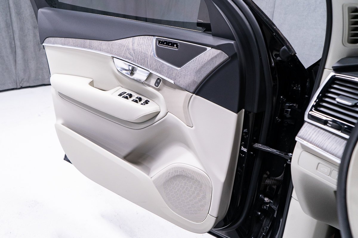 2024 Volvo XC90 Recharge T8 PLUS BRIGHT Black Montreal - photo #12
