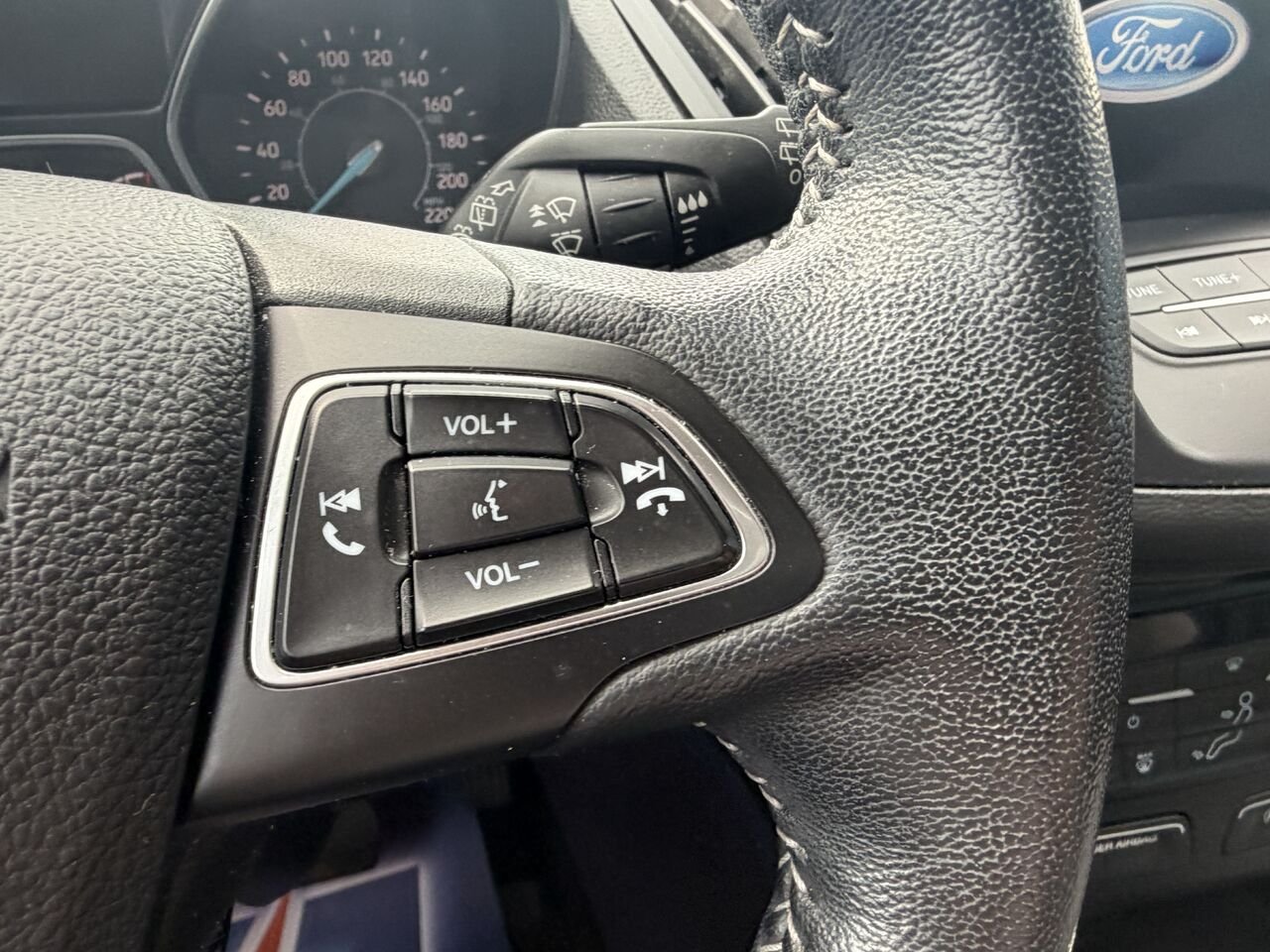 2019 Ford Escape Black Ste-Marie - photo #13
