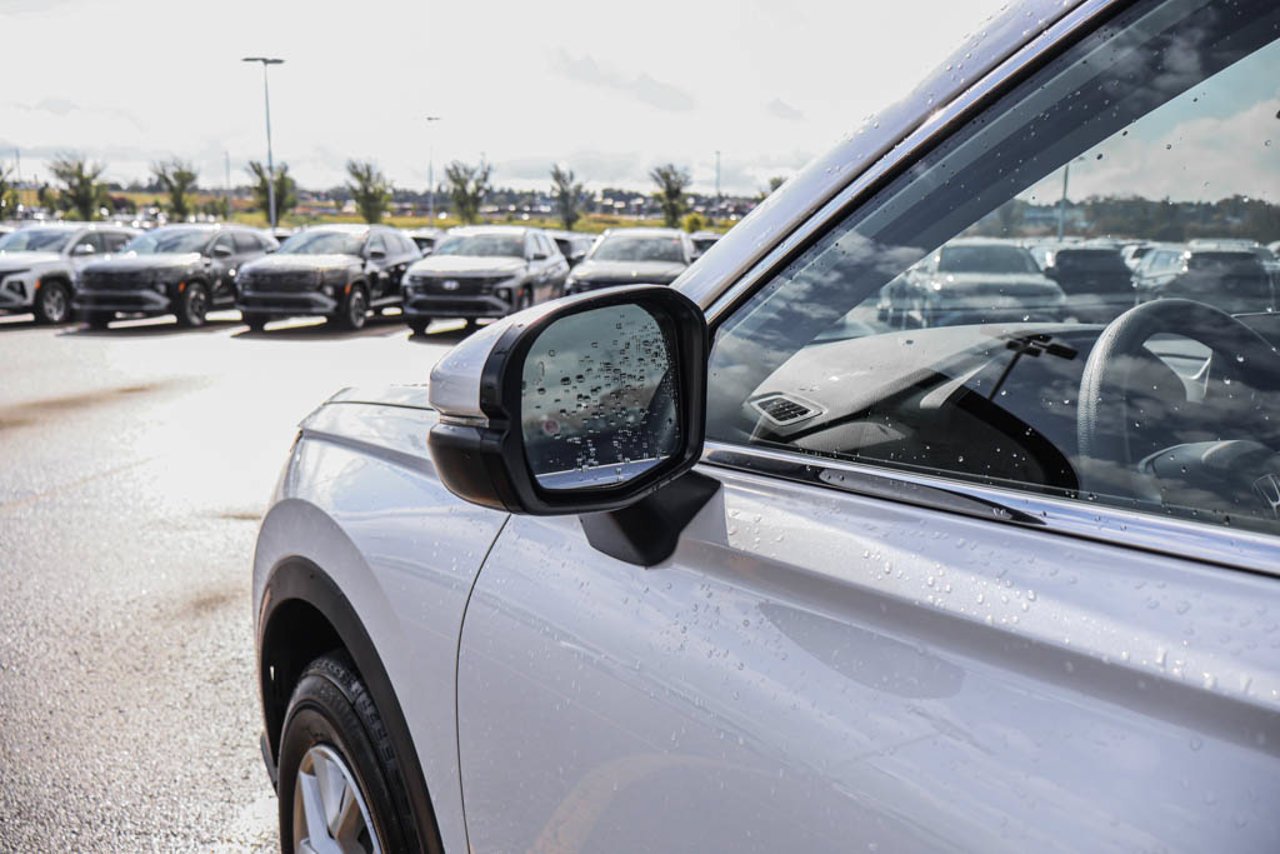 2025 Honda CR-V LX AWD White Sherwood Park - photo #13