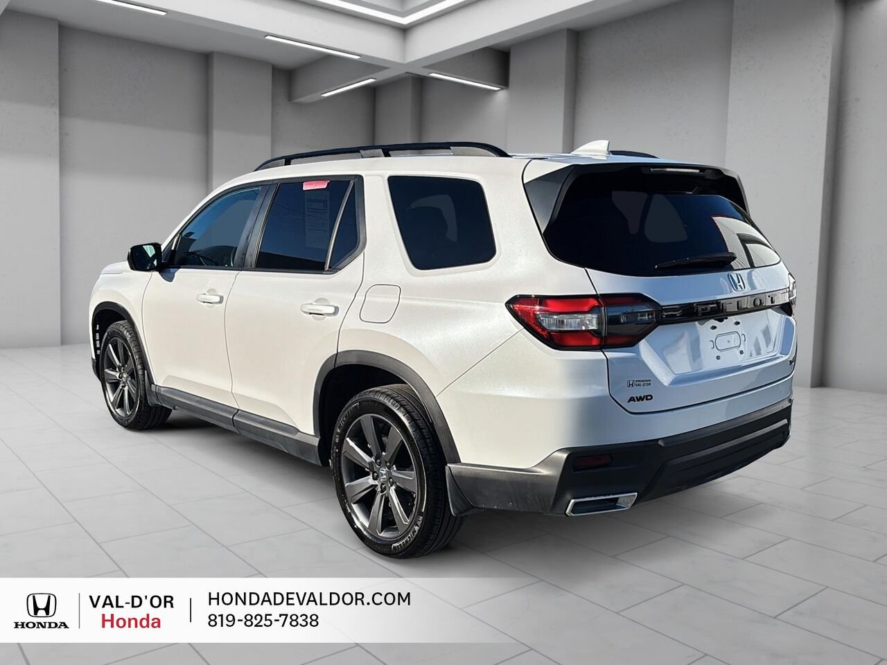 2025 Honda Pilot Sport AWD White Val-d'Or - photo #3