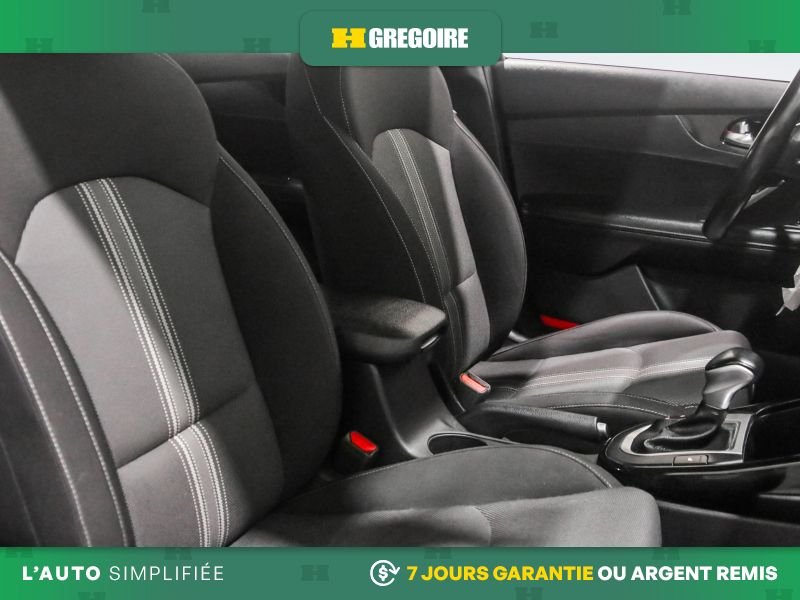 Kia Forte 2022 Blanc Laval - photo #28