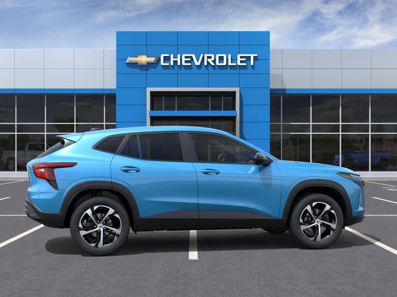 CHEVROLET Trax 1RS 4 portes TA 2026 Bleu marina métallisé Gatineau - photo #4