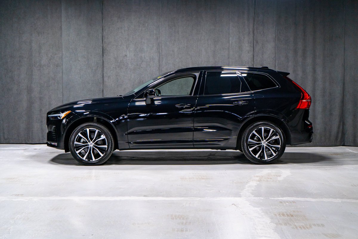 Volvo XC60 B5 PLUS DARK CLIMAT HARMAN KARDON 2025 Noir Montréal - photo #2
