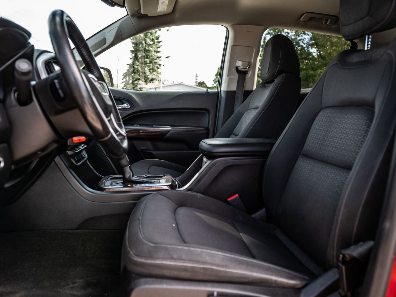 GMC Canyon 2016 Rouge Sainte-Julienne - photo #9