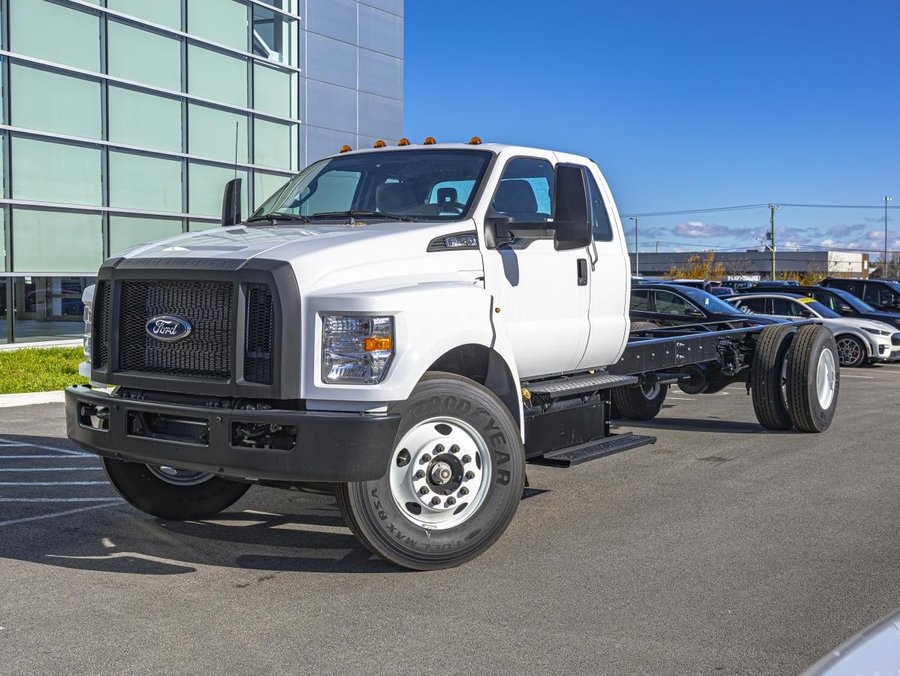 Ford F-650 Super Duty à cadre droit à essence 2026 2026 Blanc Oxford