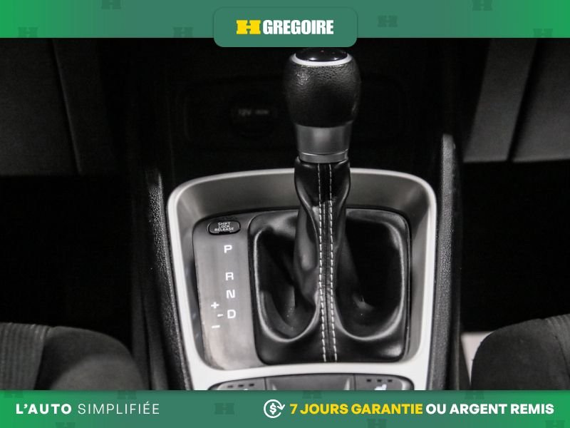 2020 Hyundai Venue Green Laval - photo #24