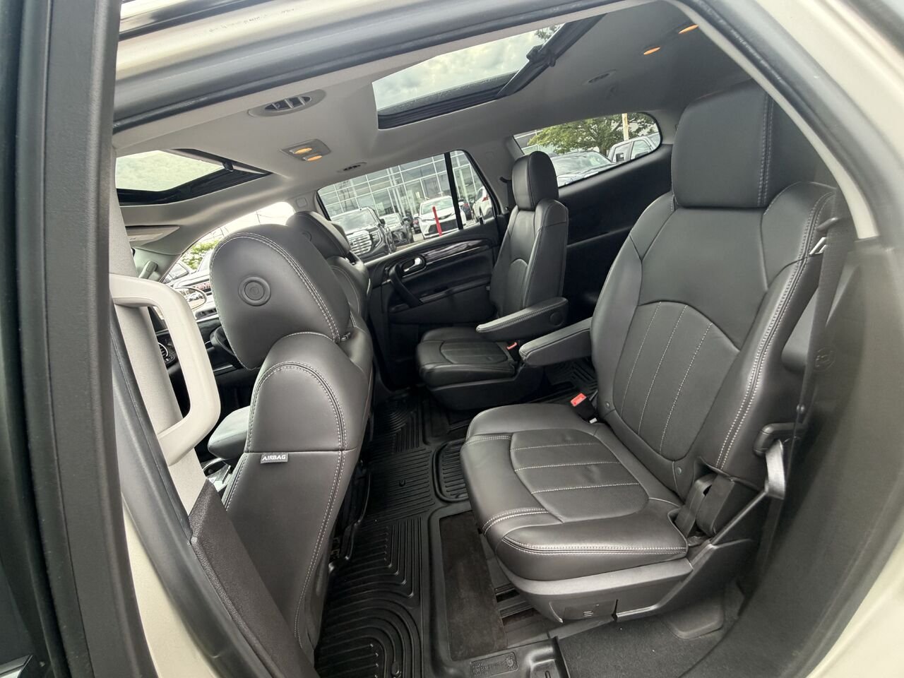 BUICK ENCLAVE 4 portes à TI, Cuir 2017 Beige Ottawa & Gatineau - photo #12